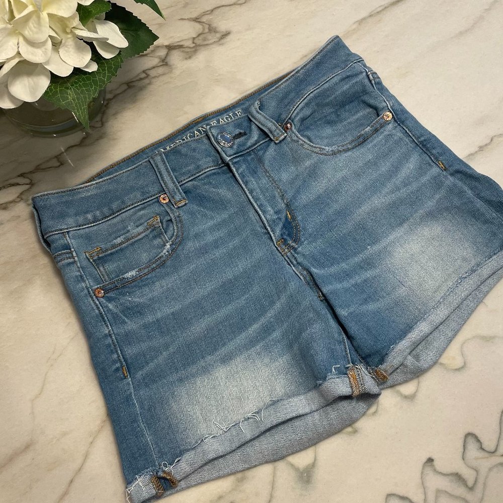 American Eagle | Light Wash Midi Super Super Stretch Denim Shorts | 8